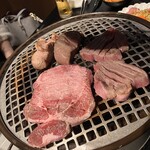 厚切り牛タン 焼肉 一心たん助 - 