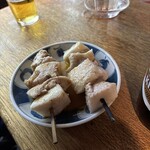 293521275 - 生なのに何故か串が焦げているアブラ生お酢