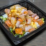 フードウェイ  - たっぷり海鮮ちらし丼
