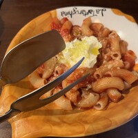 トラットリア ラ タルタルギーナ - トマトソースとマスカルポーネチーズ　自家製ショートパスタ　1,980円