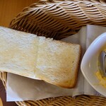 珈琲所コメダ珈琲店 - モーニング(山食パン＋手作りたまごペースト＋バター)