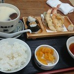 天麩羅の里　天 - よろこんで定食(995円）