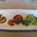 CARO FORESTA軽井沢ジャルディーノ - ホロホロ鶏のジャンボネットフォアグラ入り　夏野菜と