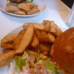 エスビーダイナー コウベ - プレートのカントリーもテンコ盛です・・