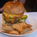 エスビーダイナー コウベ - ダブルチーズバーガーＳ９００円