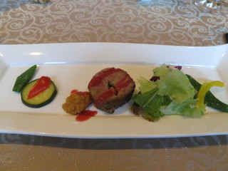 CARO FORESTA軽井沢ジャルディーノ - ホロホロ鶏のジャンボネットフォアグラ入り　夏野菜と