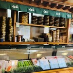 仁王寿司 - 綺麗な店内