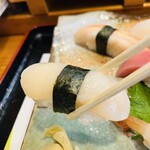 仁王寿司 - ホタテ　甘い厚みありました！