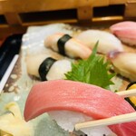仁王寿司 - 中トロ！綺麗なサシが