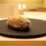 鮨かみなり - 北海道 長万部 北寄貝（握り）（追加）