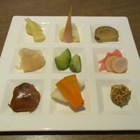 しら河 浄心本店 - 漬物盛合せ 580円（税込）。 