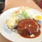 カフェリビング 仏蘭西屋 - チーズハンバーグ、ポテトサラダ、野菜サラダ付き