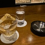 カーヴ - シングルモルト：ロックで♬