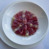フィリップ・ミル 東京 - 桜のペタル　ズワイ蟹とサワーヨーグルト　リュバーブのクーリ