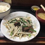中華料理龍苑 - 料理写真:レバーニラ炒め定食