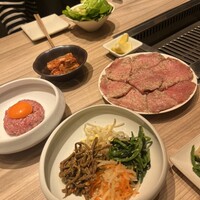 焼肉うしごろ 新宿三丁目店 - 