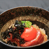 レアステーキユッケ風卵かけご飯