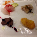 リストランテ サクラ - 前菜 4種盛り 豚足、ポテトフライ、ホルスタイン ハツ 薫製、真鯛のカルパッチョ
