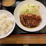 大阪トンテキ 大阪駅前第３ビル店 - 