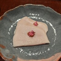 鳥匠 いし井 - 鶏胸肉(きさ妃地鶏)梅肉、桜