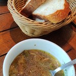 ビストロ ア ラ ドゥマンド - パンとスープも手抜き無し！