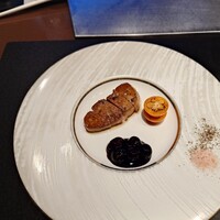 鉄板焼 さがみ - フォアグラのソテー　キンカンとベリーソース