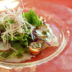 ラレーヌ アリス - 1800円コースランチのサラダ。カンパチのカルパッチョ