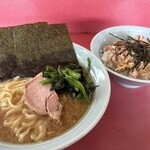 家系ラーメン 沼津家 - 