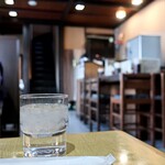 かな福 - お冷とおしぼり