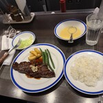 ル・モンド 新宿店 - サーロインステーキ