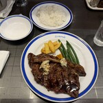 ル・モンド 新宿店 - リブとサーロインステーキのコンボ