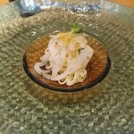 アル・ケッチァーノ  - ヤリイカの冷製パスタ　安定の一品。イカがふんだんに使われており、甘さが際立つ。パスタののど越しのよさとカラスミがイカのくどさを軽減させてくれた。