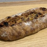 ブーランジェリー コロン - アプリコットのカンパーニュ