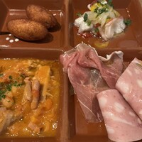 マヌエル タスカ ド ターリョ 丸の内店 - 