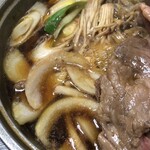 割烹 岡 - 牛すき鍋 めくるとちゃんとお野菜