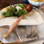 坂の上にあるカフェ - 