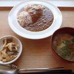トーコーキッチン - 朝カレー 副菜、豚汁