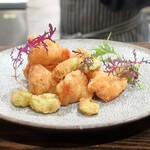 トリワイン ＰＩＫＯＳＨＨＨＵ - そら豆と鶏のフリット