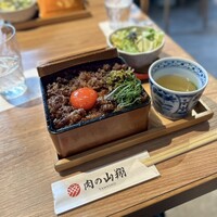 肉の山翔 - 和牛重