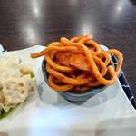 カフェ 華 - ◯スパゲッティ
パックの市販品的な、ケチャップに
トマトソースも混ざっている様な
キチンとした味わいに感じた

太めなパスタで軽くモッチリ感もあり
美味しいし、この商品の選択が良いなあ♪