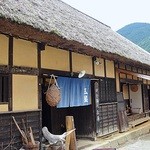 そば処 本家玉屋 - 実際の入口は中に入ったほうにありますｗ