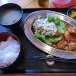 Fujiyama Doragon - チキン南蛮とチキンのトマト煮込み（５００円）
