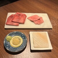 和牛焼肉やくにく 徹 - 