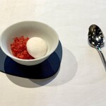 モトイ - デザートは3種類。まずは「ブラッドオレンジのデクリネゾン」で口の中をさっぱりと整ます。