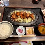 名古屋名物 名古屋めし食堂 丸八 - 