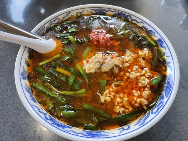 満州ニラら～めんの店 さかえや 盛岡本店 - 青山（ラーメン）の写真