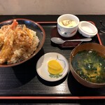 お食事処 八角 - 天丼 ¥1.100 
