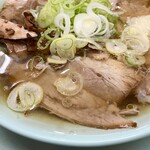 新橋ニューともちん - 中華そば(アップ)