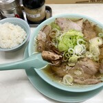 新橋ニューともちん - 「中華そば」と「ライス」(全景)