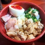 鶏paitan 心麦 - チャーシュー丼